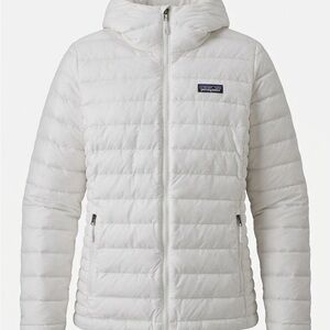 Patagonia Women's Snowy White Puffer Coat
